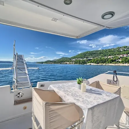 Luxury Yacht - Lex Of The Seas Bateau-hôtel