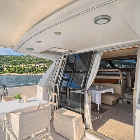 Luxury Yacht - Lex Of The Seas Botel